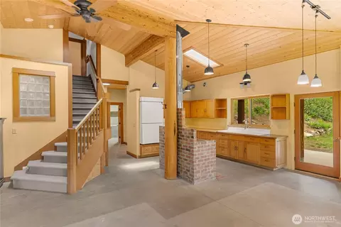 Entry Way - 12 Tuckaway Rd, Twisp, WA 98856 photo 1 of 4