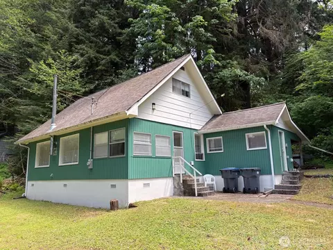 416 S Shore Rd, Quinault, WA 98575