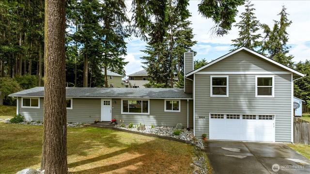 2604 Olympic Dr, Oak Harbor, WA 98277
