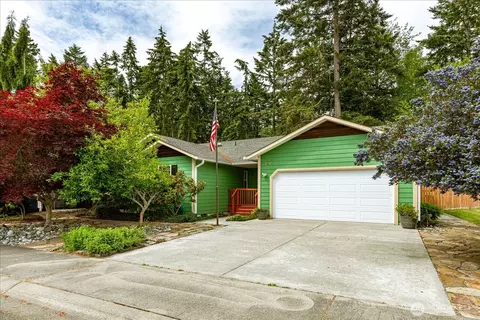 2301 SW Rosario Pl, Oak Harbor, WA 98277