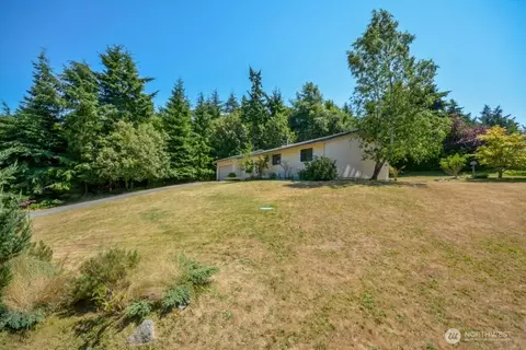 1955 Buckthorn Rd, Oak Harbor, WA 98277