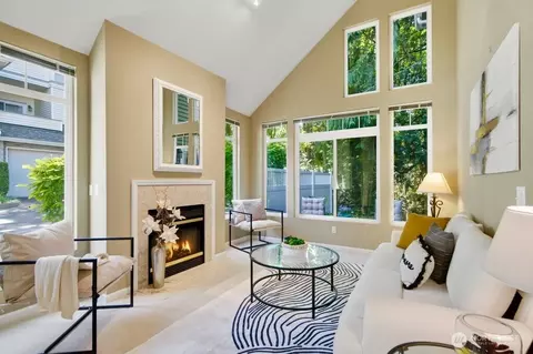 6699 SE Cougar Mountain Way, Bellevue, WA 98006
