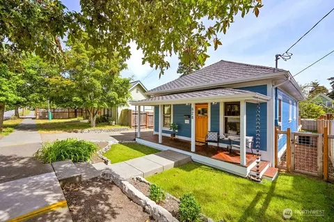 828 Tyler St, Port Townsend, WA 98368