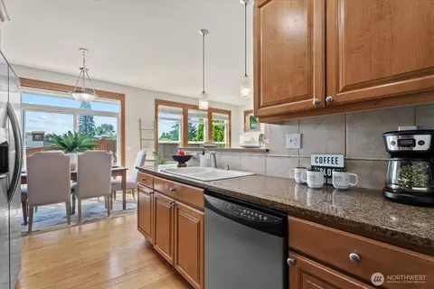 Kitchen - 822 235th Pl SE, Bothell, WA 98021 photo 3 of 4
