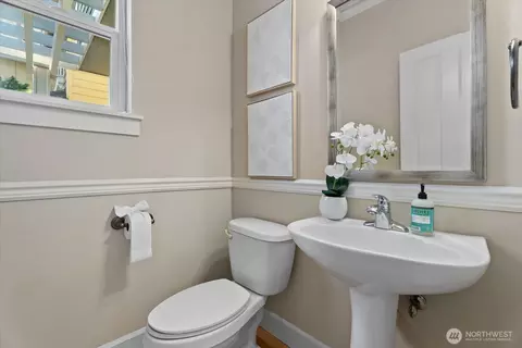 Bath - 822 235th Pl SE, Bothell, WA 98021 photo 1 of 3
