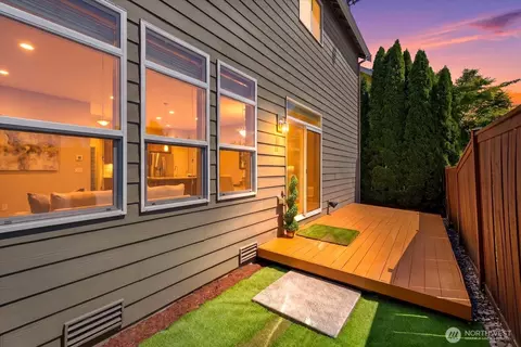 Exterior - 822 235th Pl SE, Bothell, WA 98021 photo 5 of 6