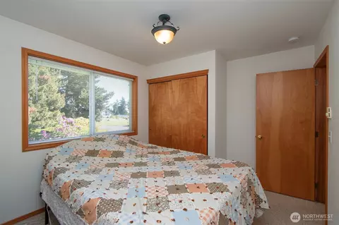 Bedroom - 101 Timothy Ln, Sequim, WA 98382 photo 2 of 4
