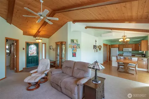 Entry Way - 101 Timothy Ln, Sequim, WA 98382 photo 2 of 5