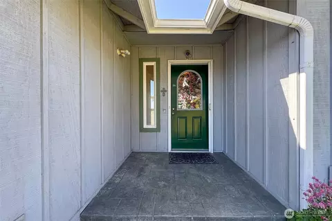 Entry Way - 101 Timothy Ln, Sequim, WA 98382 photo 1 of 5