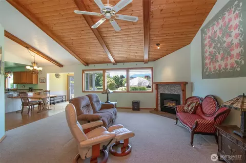 Living - 101 Timothy Ln, Sequim, WA 98382 photo 2 of 2