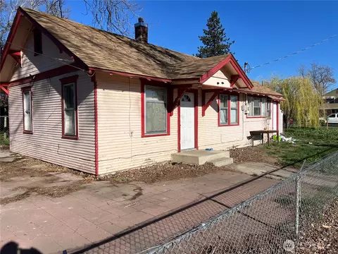 1102 Jefferson Ave, Yakima, WA 98902