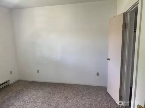 Bedroom - 940 Edith Ave, Walla Walla, WA 99362 photo 2 of 3