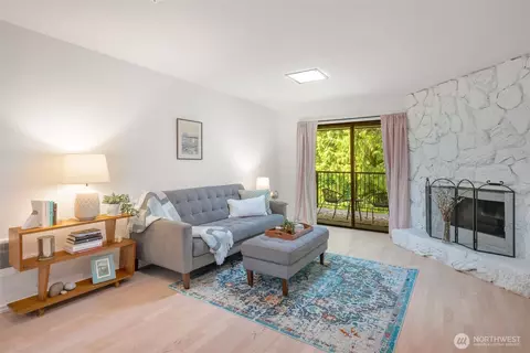 8017 196th St SW #6B, Edmonds, WA 98026