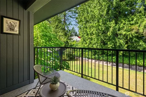 8017 196th St SW #6B, Edmonds, WA 98026