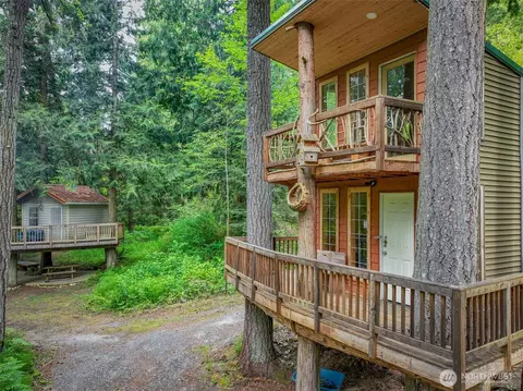 14121 Beaver Dr SE, Rainier, WA 98576