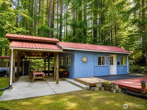 120 N Wynoochee Dr, Hoodsport, WA 98548
