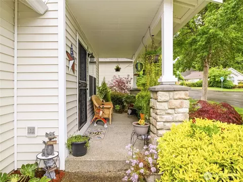 3709 4th Ave NW, Olympia, WA 98502