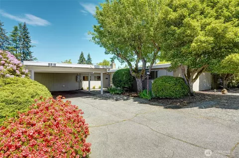 8210 SE 36th St, Mercer Island, WA 98040