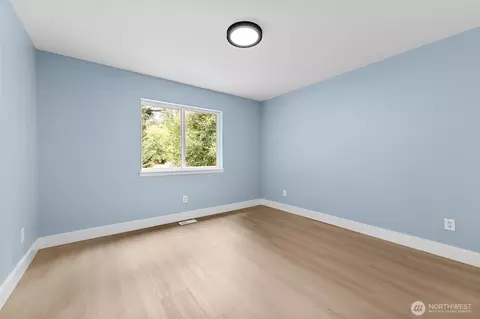 Bedroom - 21927 45th Ave SE, Bothell, WA 98021 photo 3 of 7