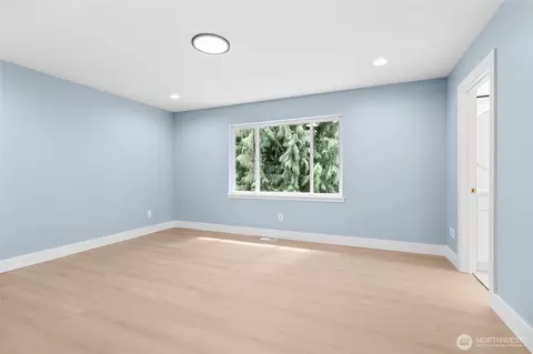 Bedroom - 21927 45th Ave SE, Bothell, WA 98021 photo 1 of 7