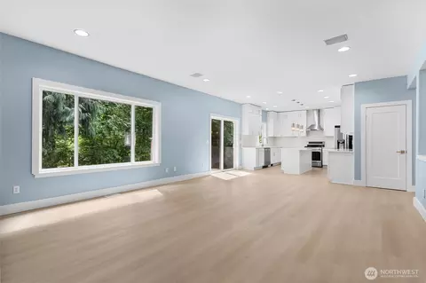 Living - 21927 45th Ave SE, Bothell, WA 98021 photo 5 of 6