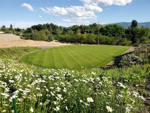 844 N Manchester Pl, East Wenatchee, WA 98802