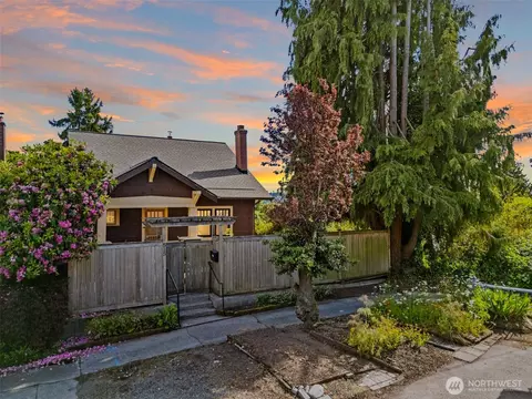 515 N 41st St, Seattle, WA 98103