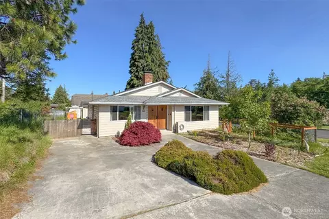 806 S E St, Port Angeles, WA 98363