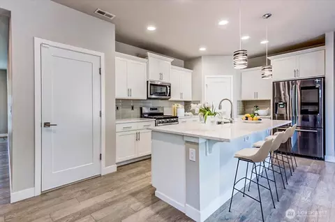 Kitchen - 3325 167th Pl SE, Bothell, WA 98012 photo 2 of 2