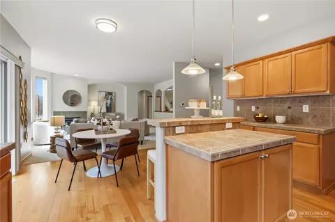 Kitchen - 24012 21st Ave W, Bothell, WA 98021 photo 4 of 4