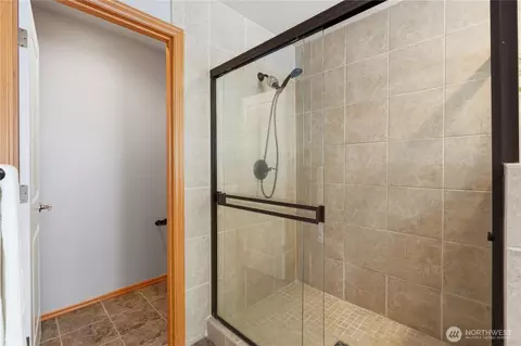 Bath - 24012 21st Ave W, Bothell, WA 98021 photo 4 of 5