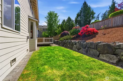 Exterior - 24012 21st Ave W, Bothell, WA 98021 photo 4 of 5