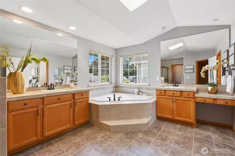 Bath - 24012 21st Ave W, Bothell, WA 98021 photo 3 of 5