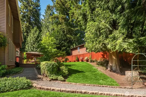 Exterior - 118 171st Pl SE, Bothell, WA 98012 photo 6 of 10