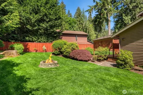 Exterior - 118 171st Pl SE, Bothell, WA 98012 photo 8 of 10