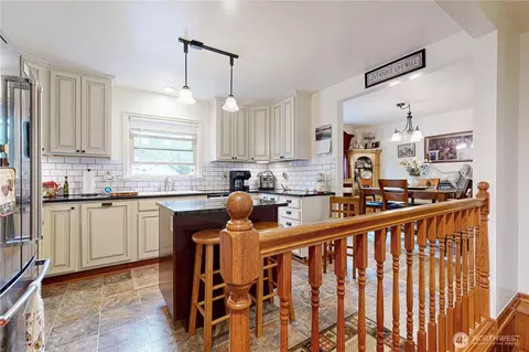 Kitchen - 558 Juniper St, Walla Walla, WA 99362 photo 5 of 6