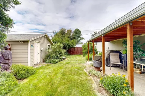 Exterior - 558 Juniper St, Walla Walla, WA 99362 photo 4 of 6