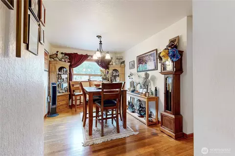 Dining - 558 Juniper St, Walla Walla, WA 99362 photo 1 of 2
