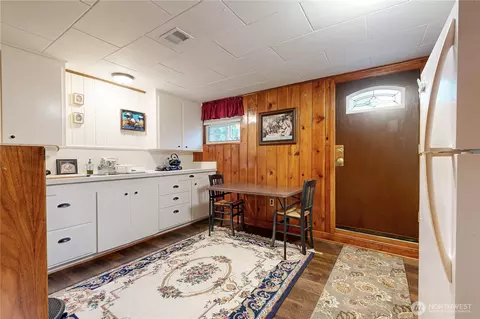 Kitchen - 558 Juniper St, Walla Walla, WA 99362 photo 6 of 6