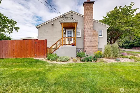 Exterior - 558 Juniper St, Walla Walla, WA 99362 photo 3 of 6