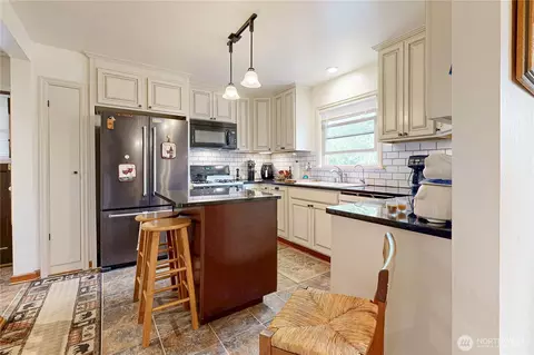Kitchen - 558 Juniper St, Walla Walla, WA 99362 photo 1 of 6
