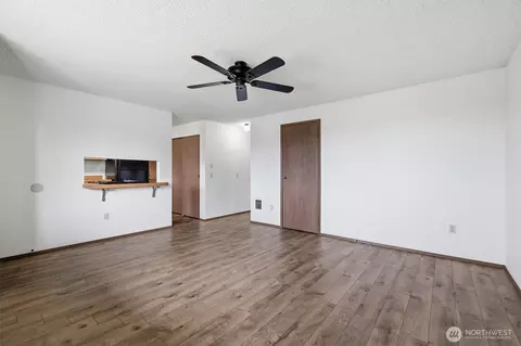 Living - 3116 18th St, Everett, WA 98201 photo 2 of 4