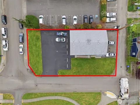 Exterior - 3116 18th St, Everett, WA 98201 photo 2 of 4