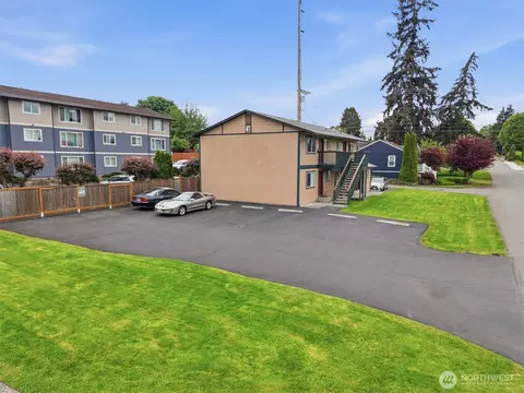 Exterior - 3116 18th St, Everett, WA 98201 photo 3 of 4