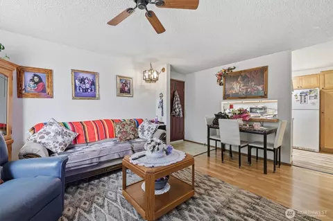 Living - 3116 18th St, Everett, WA 98201 photo 4 of 4
