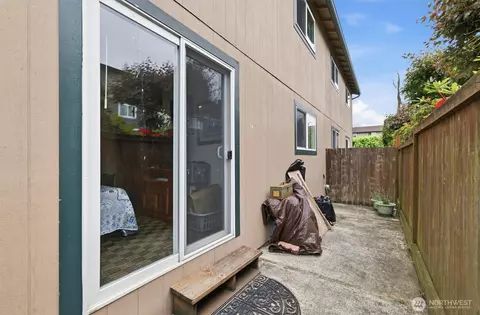 Exterior - 3116 18th St, Everett, WA 98201 photo 4 of 4