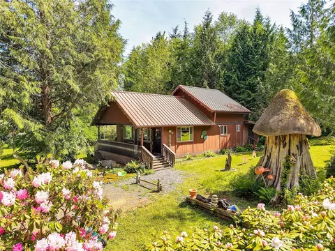 91 Cedar St, Port Ludlow, WA 98365