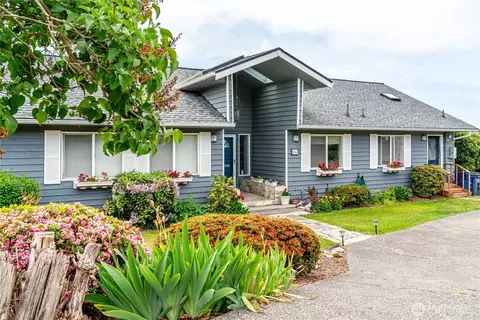 243 Henning Dr, Camano Island, WA 98282