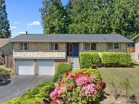 4907 181st Pl SW, Lynnwood, WA 98037