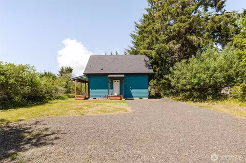 814 Shark Ct SW, Ocean Shores, WA 98569
